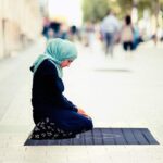 Rectangular Water Proof Pocket Friendly Polyester Travel Prayer Mat ||Prayer Mat For Travel (Color - Navy Blue) (Pack Of 1) - Image 3