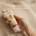 Vitamin C Face Wash | Niacinamide & Hyaluronic Acid | Brightening & Deep Cleansing | For Glowing, Fresh Skin | Women & Men | 100gms - Image 3