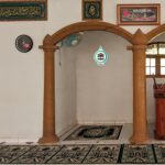 woopme ® Muslim Islamic Qibla Compass Arrow Praying Sticker for Wall Floor Prayer Room Bedroom Living Room Home House Printed Stickers L x H 18 x 25 Cms - Image 3