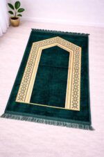 Janamaz Prayer Mat Turkey Soft Velvet | Namaz Mat, Janimaz Namaz Aasan, Islamic Prayer Rug for Salah | 44x27 Inch, Green - Image 2
