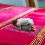 Muslim Islamic Baby Prayer Mat Janamaz for Kids – Holland Velvet musalla Sun Border, Silver Jari Zulfikar Embroidery – Soft, Comfortable, Foldable Anti-Skid Rug (Size: 2.5 ft x 1.5 ft) Magenta - Image 3