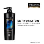 TRESemme Hydra Matrix Hydrating Shampoo 580ml with Polyglutamic Acid for 100H of Fluid Hair | Paraben Free Shampoo for Dry Hair & Scalp | Hard Water Detox - Image 3