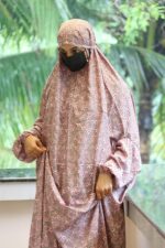 SAWB Islamic Prayer Dress for Women- Free Size, Muslim Dress with Hijab, Jilbab/Niskarakuppayam/Namaz Khimar/Prayer Clothes Niqab Khimar, Islamic Premium Prayer Clothes, Terry Rosa Floral Detailing - Image 7