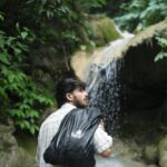 TRAVEL LIKES ME Waterproof Travel Bag - Small Pouch for Men and Women, Travelling Gear, Camping Accessories, Trekking, Hiking, Swimming, Traveller Pouches, 20l ltrs Dry Bag (Black, 20 Liters) - Image 5