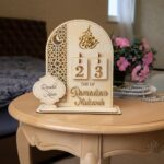Ramadan Mubarak Wooden Desk Calendar – Ramadan Decorations For Home 30 Days Ramadan Countdown Table Decor Islamic Crescent Moon Design Reusable Flip Date Blocks Ramadan Kareem Home Decoration Gift - Image 3