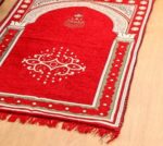 Traditional Prayer Mat (Red, Chenille, Standard) - Image 3
