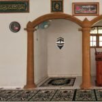 woopme ® Qibla Compass Arrow Direction Praying Sticker for Wall Floor Prayer Room Home House Decoration Printed Stickers L x H 15 x 25 Cms - Image 3