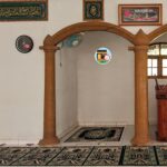 woopme ® Muslim Islamic Qibla Compass Arrow Praying Sticker for Wall Floor Prayer Room Bedroom Living Room Home House Vinyl Printed Stickers L x H 20 x 20 Cms - Image 3
