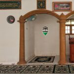 woopme ® Qibla Compass Arrow Direction Praying Sticker for Wall Floor Prayer Room Home House Decoration Vinyl Printed Stickers L x H 15 x 25 Cms - Image 3