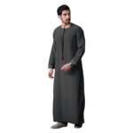 mashroo Yalin Emrati Deep Green Thobe Jubba for Men - Image 4