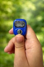 Digital Finger Tally Counter, LCD Display, Single Button to Count & Reset, Random Colour, Long Press to Reset,tasbeeh for Praying - Image 4